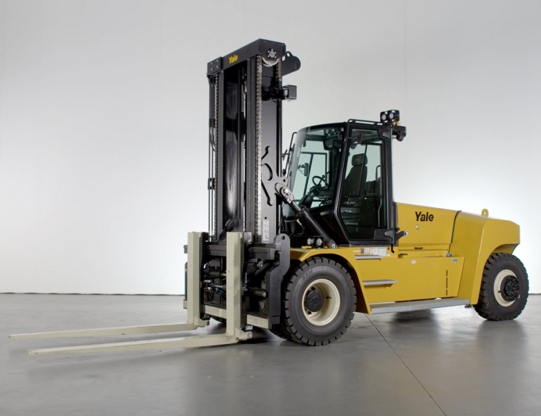Yale svela il design della nuova cabina per i carrelli elevatori di grande portata