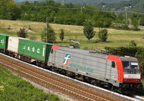 Ferrovie, la sfida del trasporto merci: raddoppiare la quota entro il 2030