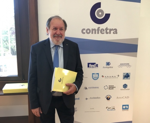 Confetra: ''No alla quarantena per i lavoratori vaccinati''