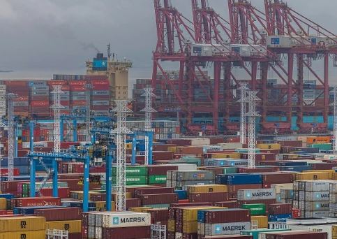 Covid, chiude il terminal container Ningbo: si temono ripercussioni globali
