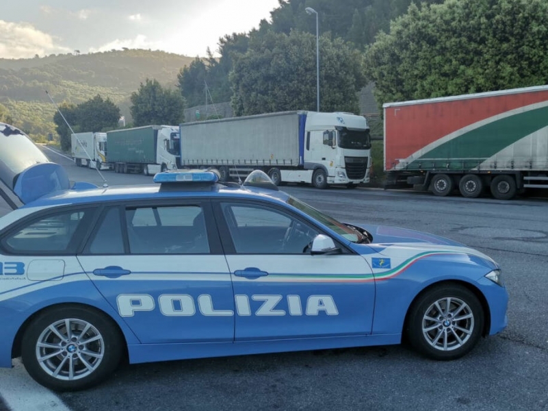 Pressione psicologica e turni estenuanti per i dipendenti: sequestro preventivo di un’azienda di autotrasporto