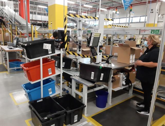 Novara Amazon, taglio del nastro per il primo centro plastic free
