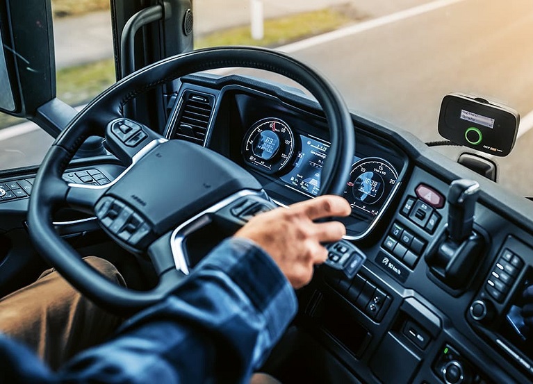 Pagamento dei pedaggi: DKV Mobility offre una soluzione per il nuovo sistema e-TOLL in Polonia