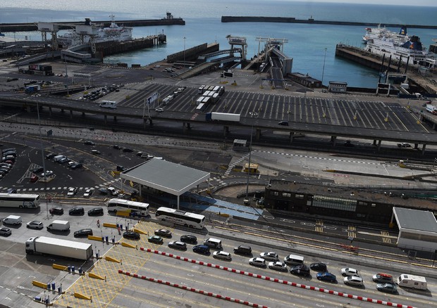 Gb: patenti camion più rapide contro i problemi ai trasporti