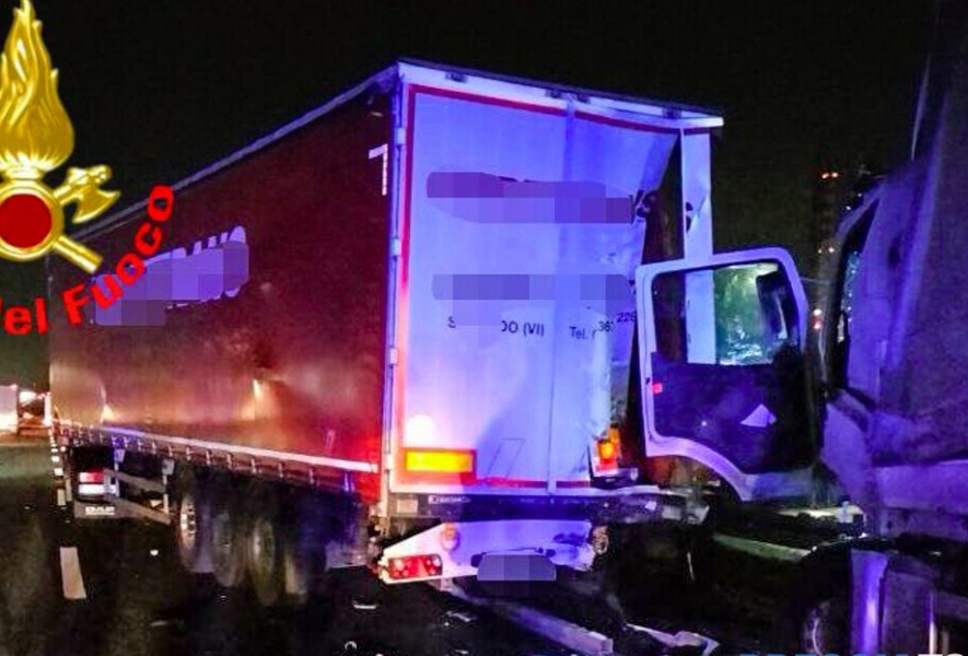 Incidente tra camion in autostrada A4: morto 40enne