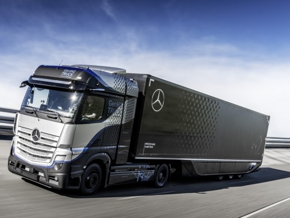 Mercedes-Benz Trucks Italia alla Fiera di Ecomondo 2021