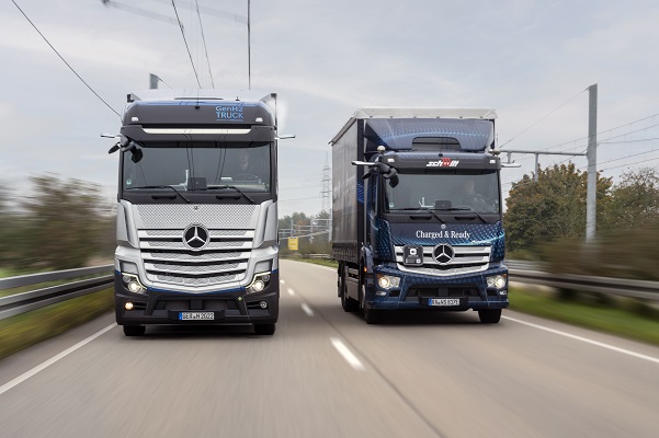 Daimler ottiene la licenza su strada per GenH2, camion a idrogeno