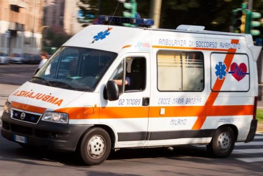 Operaio cade dal cassone del camion: ricoverato in gravi condizioni