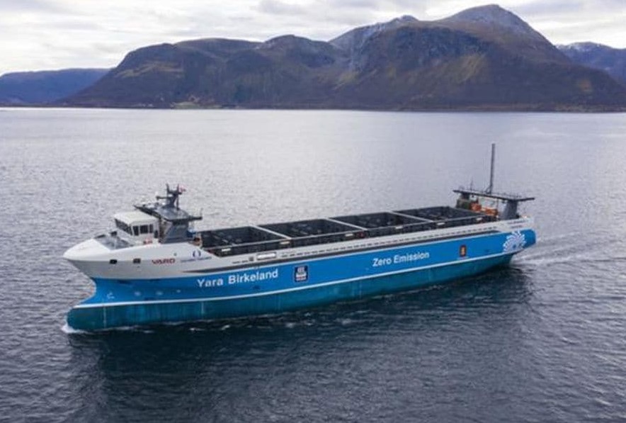 Primo viaggio della prima portacontainer elettrica a conduzione autonoma al mondo