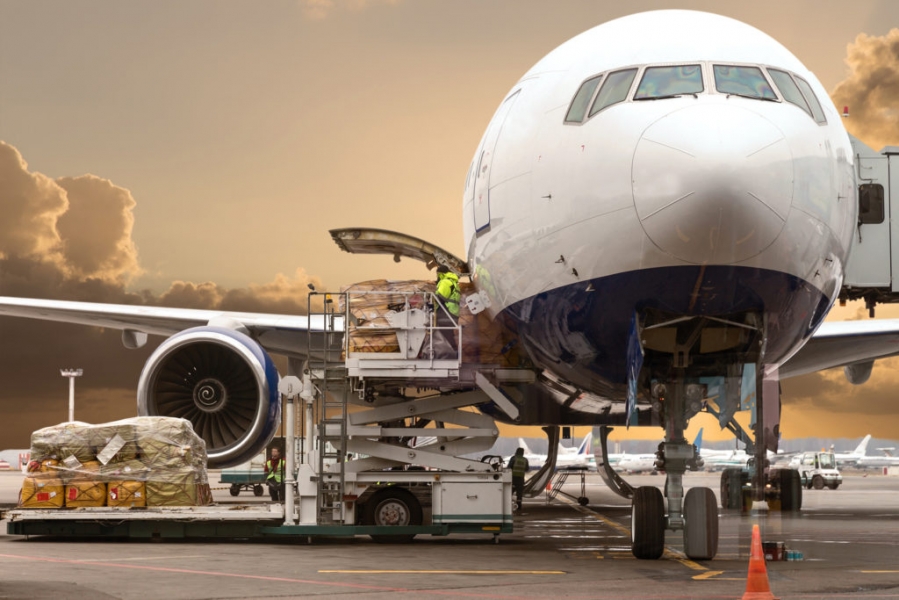 Crescita più lenta a novembre 2021 per il cargo aereo