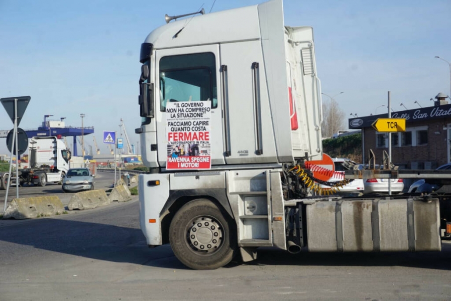 Trasportatori in agitazione in tutta Italia