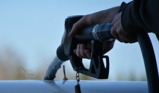 Caro carburante, Unatras: ''Rischio di tensioni incontrollate''