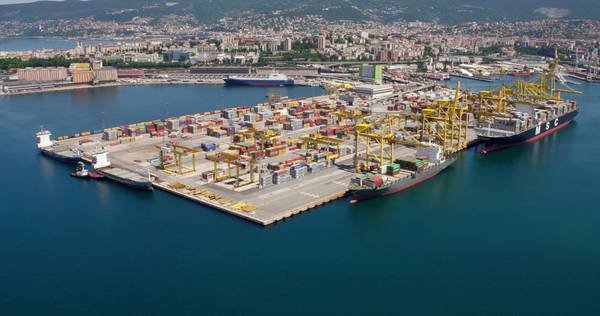 Trieste, attivato sdoganamento in mare merci ''rinfusa''