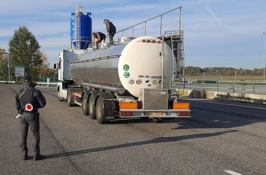 Contrabbando di gasolio: 82mila litri sequestrati