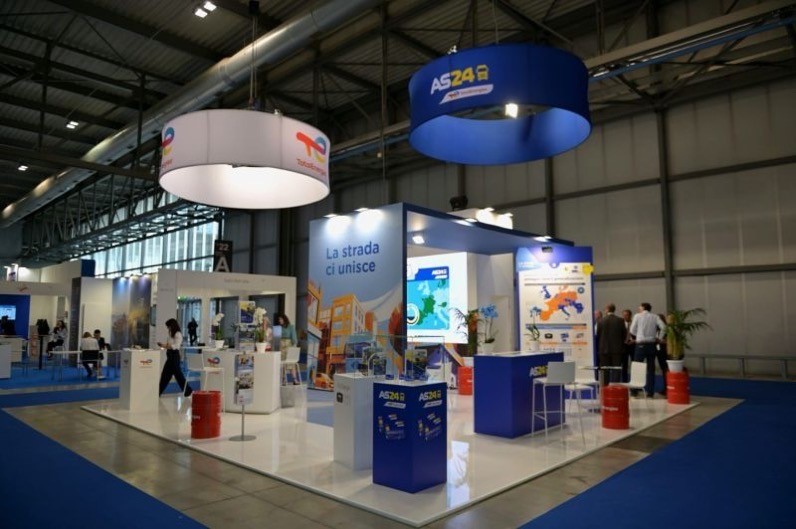 TotalEnergies Marketing Italia e AS 24 Italia al Transpotec 2022