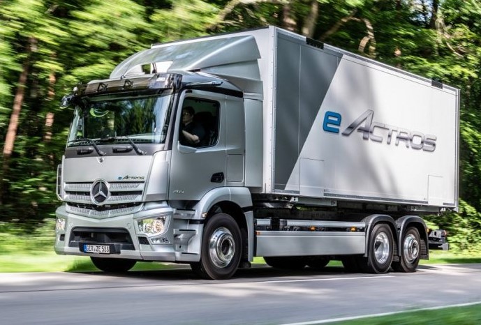 Novità nella gamma dei veicoli industriali di Mercedes-Benz Trucks