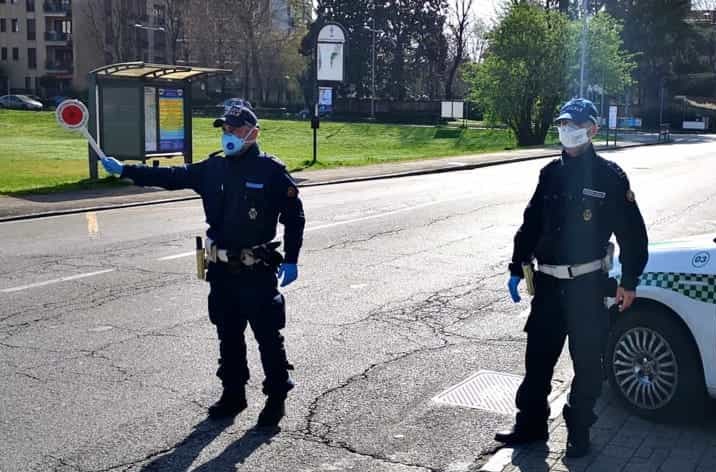 Guida i camion senza mai aver preso la patente: maxi multa