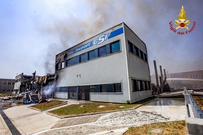 Logistica Cst, spento il rogo dopo 48 ore