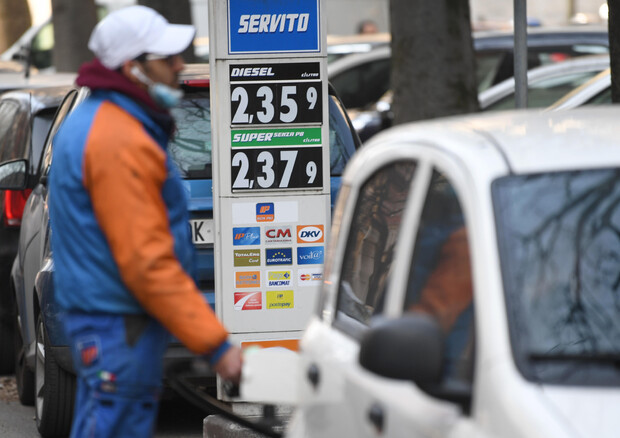 Carburanti, prorogato lo sconto fino al 2 agosto