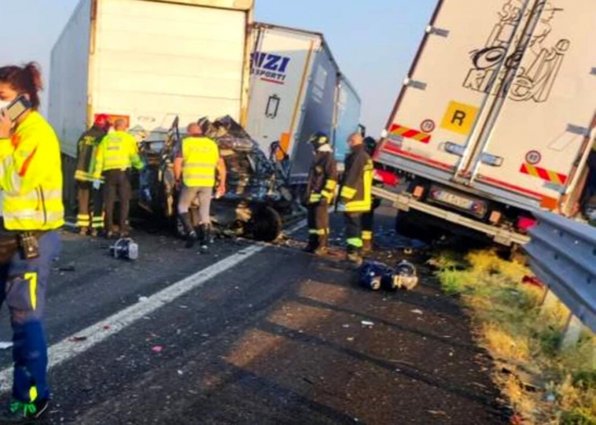 Maxi tamponamento sull'A1: coinvolti 7 camion e 2 auto