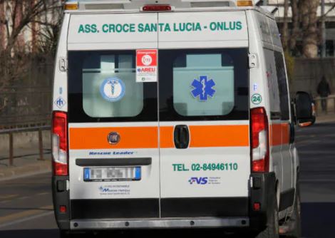 Operaio muore travolto dalle merci