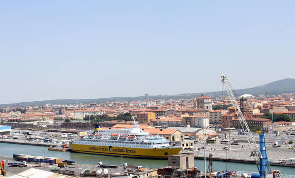Porto di Livorno, i lavoratori si preparano allo sciopero