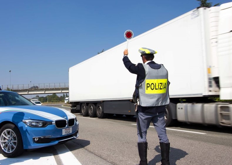 Operazione ''Truck & Bus'', rilevate 3.306 violazioni in una settimana