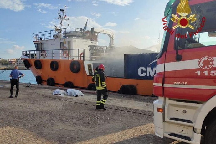Crotone, esplosione su un rimorchiatore: morte tre persone