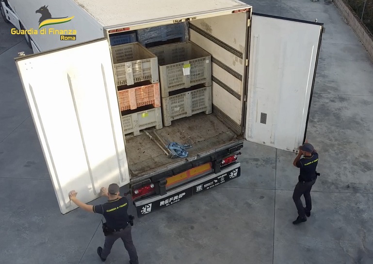 Roma, 6 quintali di hashish nascosto in un camion: due arresti