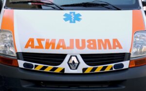 Finisce con il camion in un dirupo, muore autista nel lecchese