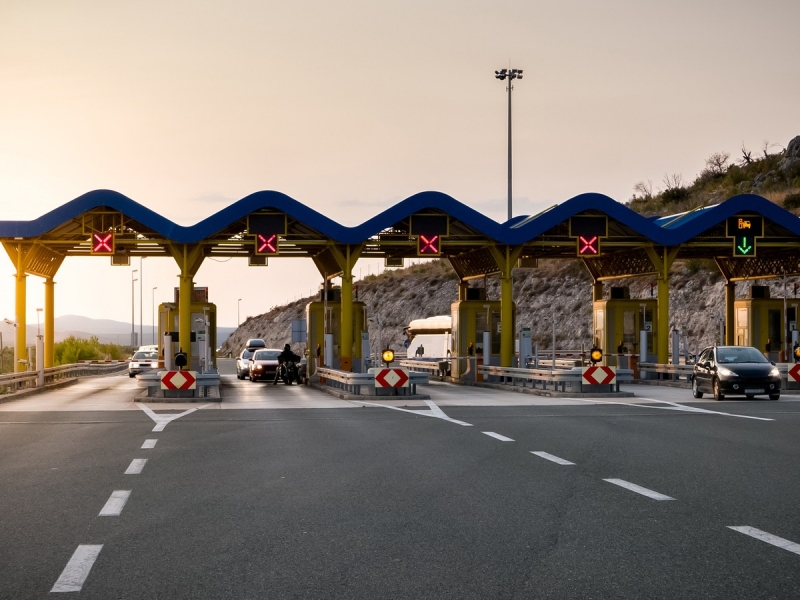 UE: 2 mesi all’Italia per mettersi in regola su telepedaggio e distacco camionisti