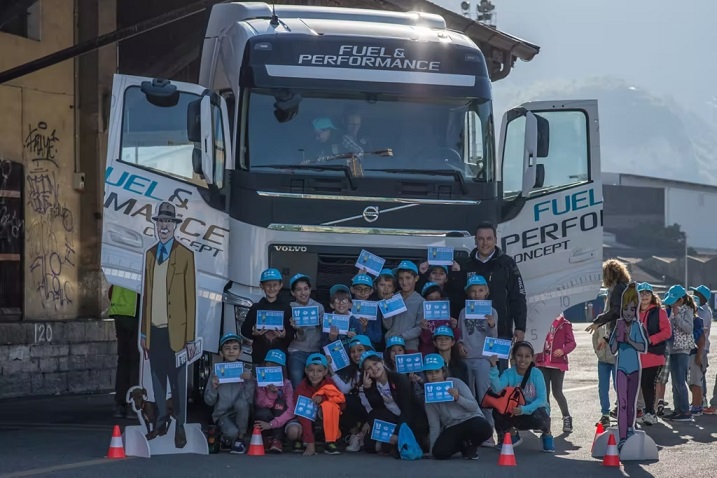 Riparte ''Stop Look Wave'', il progetto di educazione alla sicurezza stradale di Volvo Trucks