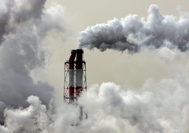 UE: in arrivo la tassa sul carbonio alla frontiera