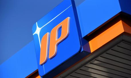 Ip compra carburanti e raffinazione di Esso in Italia