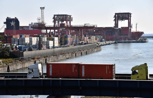 Uniport: necessarie misure su costi energia e canoni