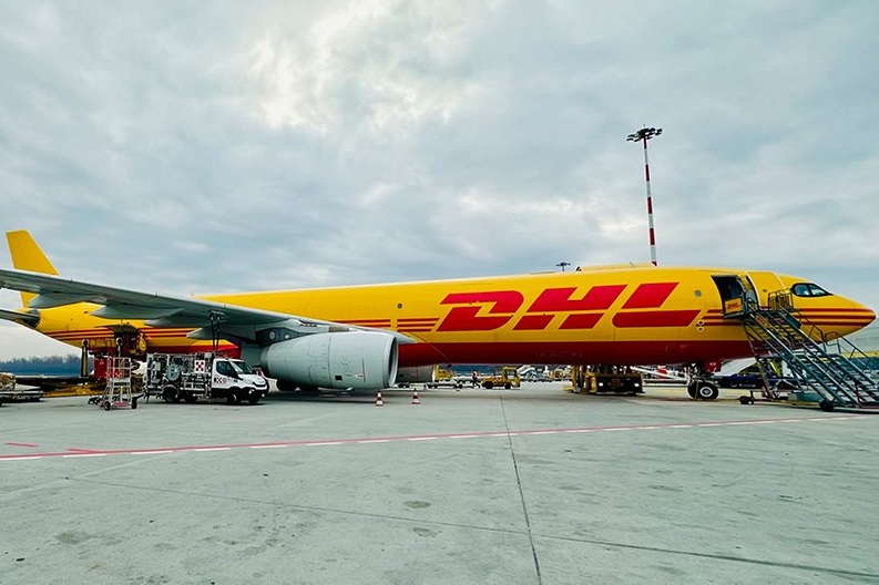 DHL Express Italy testa l’Eni Biojet, il carburante sostenibile per l’aviazione