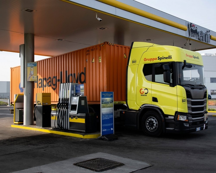 Il biocarburante di Eni muove i camion del Gruppo Spinelli