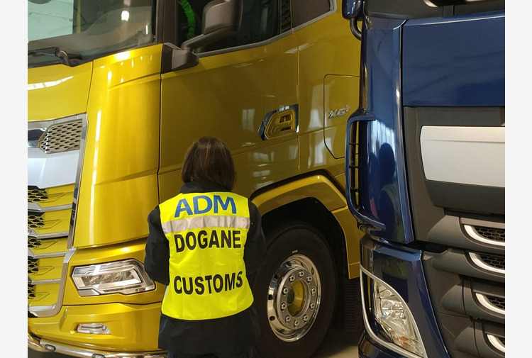 Crotone, frode nell'autotrasporto: recuperati 200 mila euro di accise