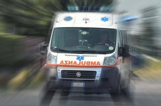 Pioltello, operaio muore schiacciato tra due camion