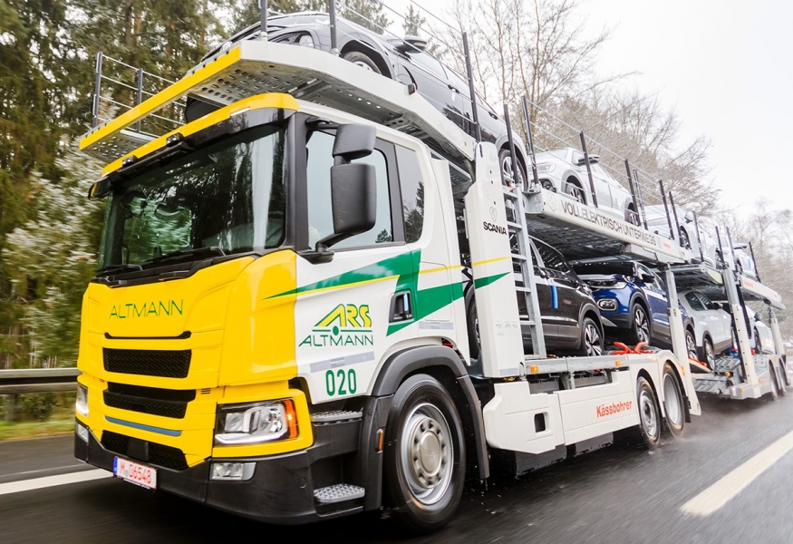 Entra in servizio la prima bisarca Scania completamente elettrica