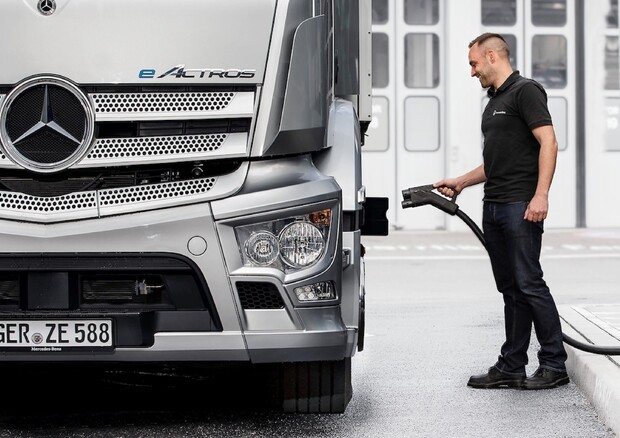 Ricarica per camion elettrici: UE e USA raggiungo l'intesa