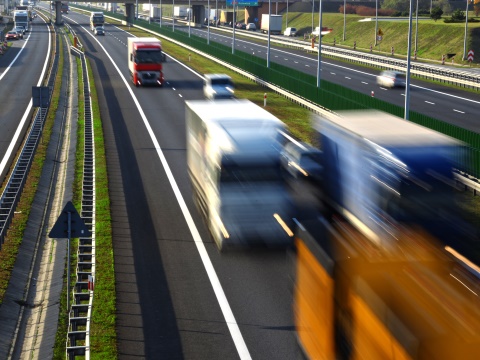 Leggera crescita per il mercato dei veicoli industriali ad aprile