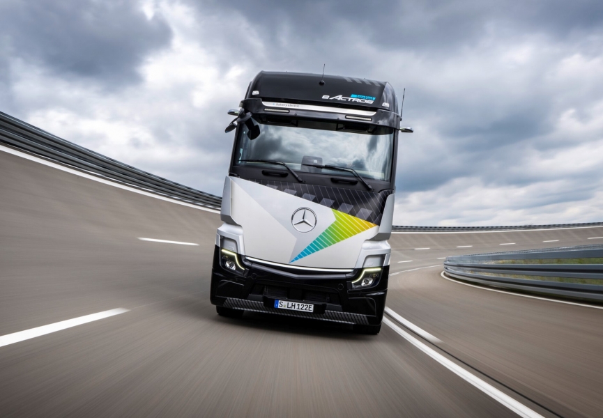 Mercedes-Benz eActros LongHaul: ad ottobre debutterà come eActros 600