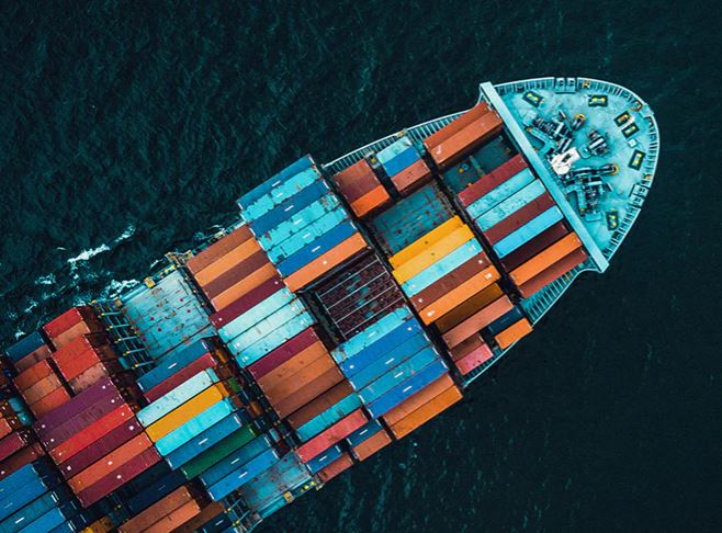 Maersk, pronta la conversione della prima nave portacontainer al motore a doppia alimentazione a metanolo