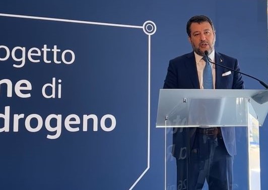 Rifornimento a idrogeno: inaugurata la prima stazione di Roma