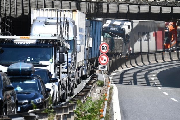 La questione autostrade ritorna centrale nel futuro dei trasporti e della economia del paese