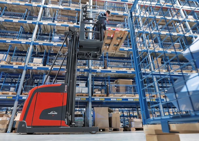 LINDE, più sicurezza con i nuovi commissionatori verticali