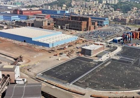Caos autostrade, necessarie aree buffer e autoparco a Genova per i tir