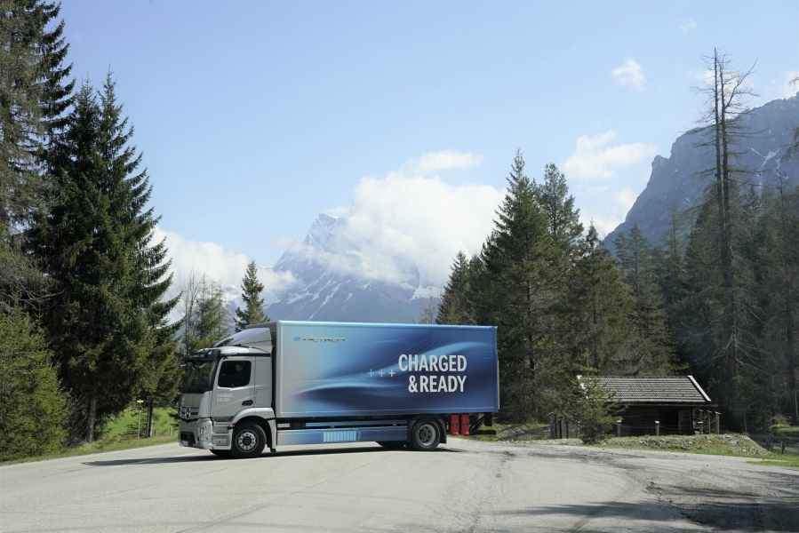 eActros, concluso il tour internazionale con i camion elettrici di Mercedes