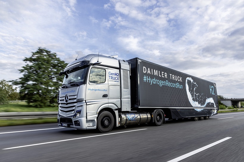 Mercedes-Benz GenH2 Truck da record: 1.000 chilometri con un pieno di idrogeno liquido